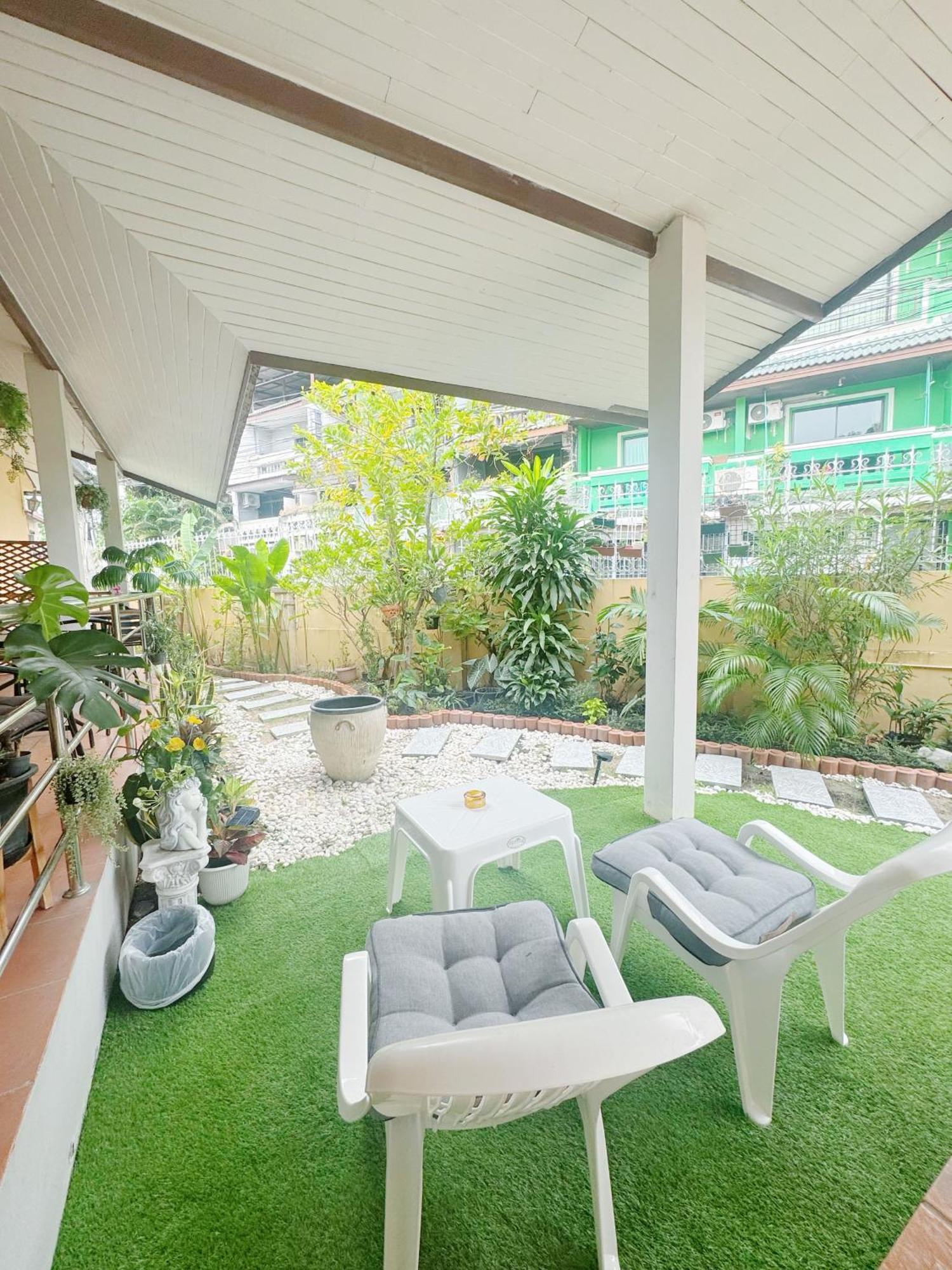 Sun And Moon House Villa *
