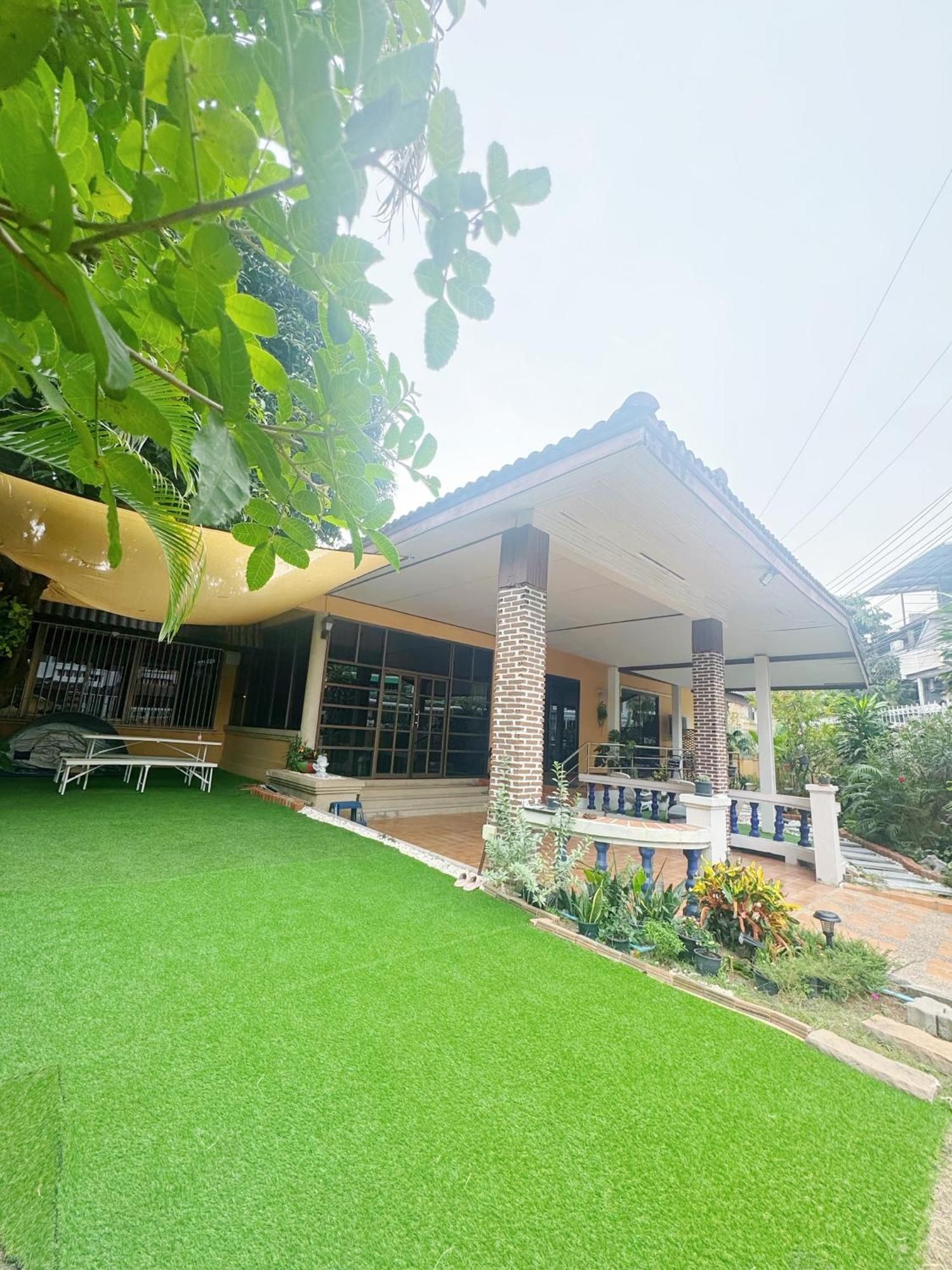 Sun And Moon House Villa