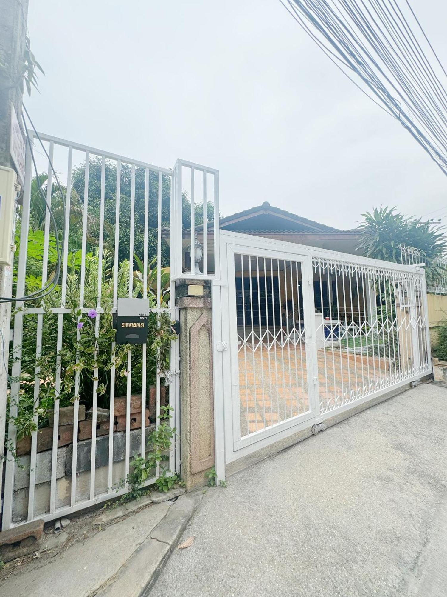 Sun And Moon House Villa