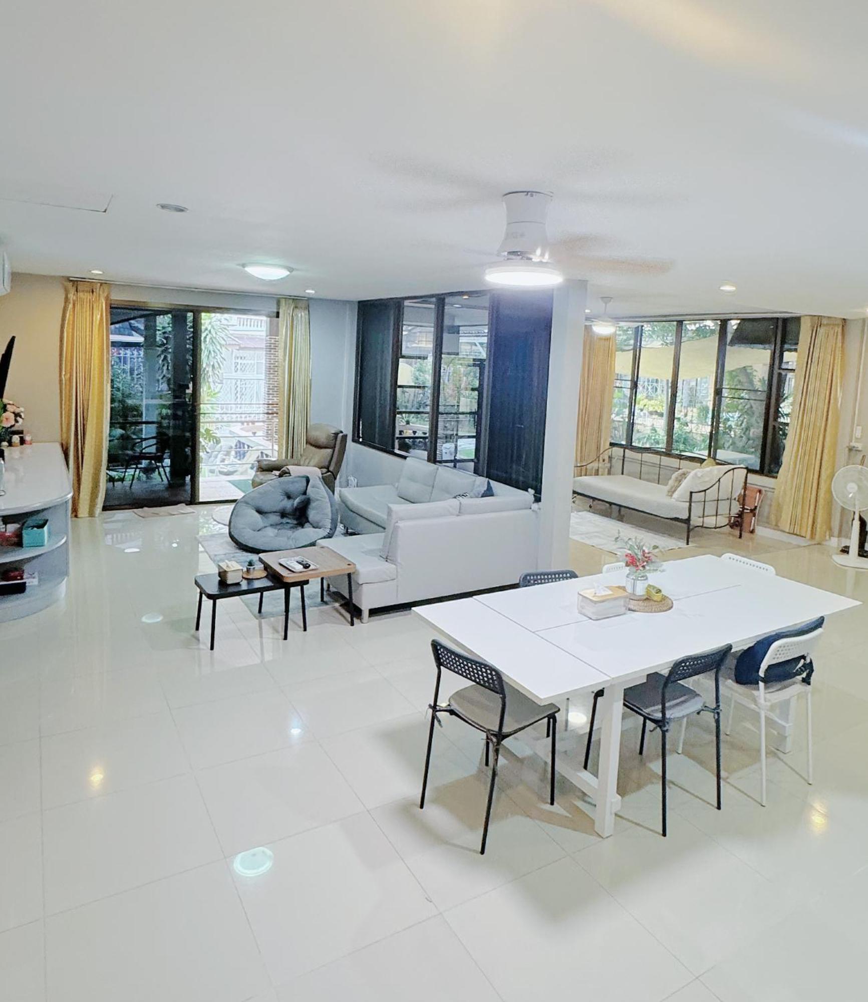 Sun And Moon House *