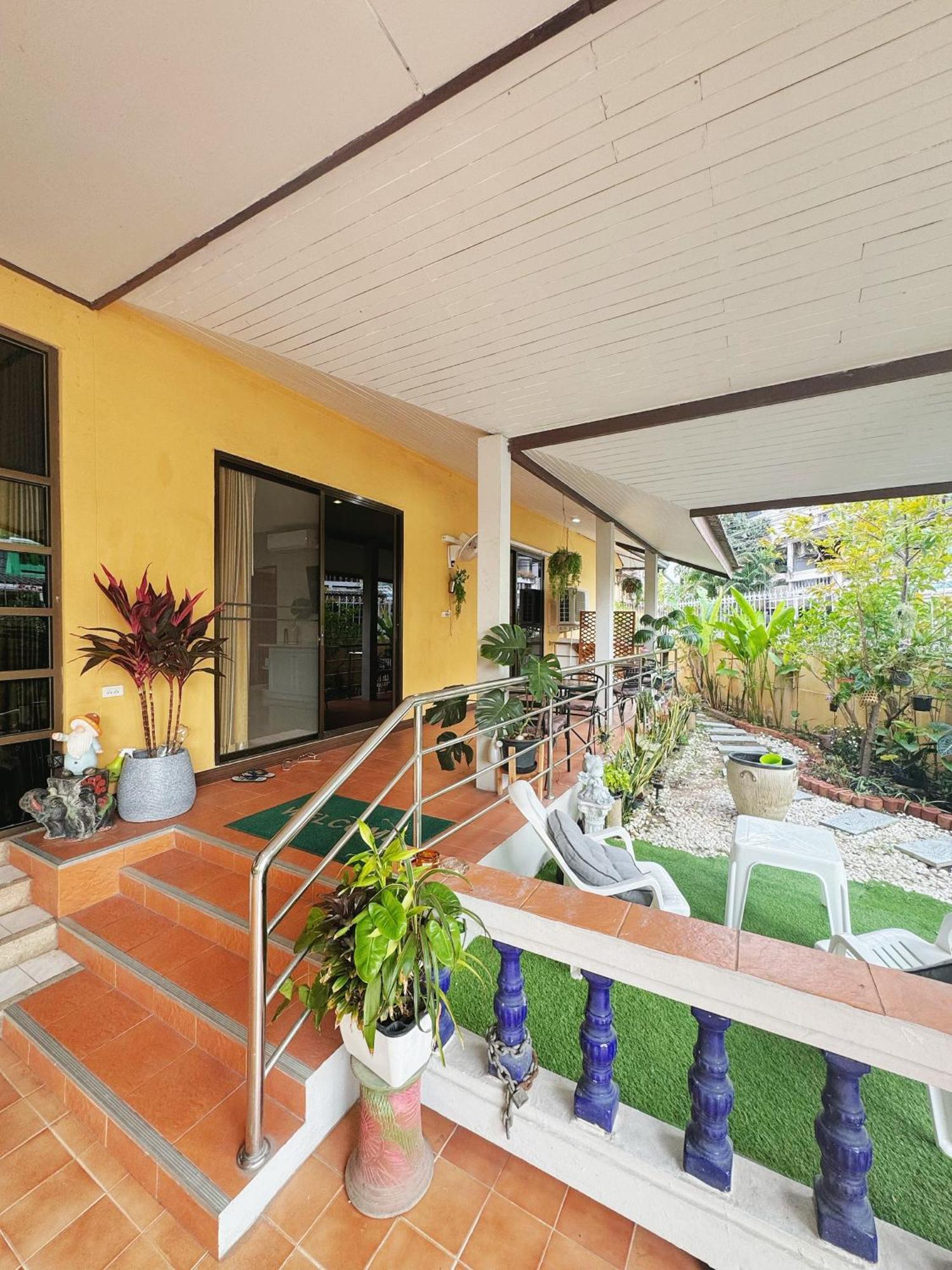 Sun And Moon House Villa *
