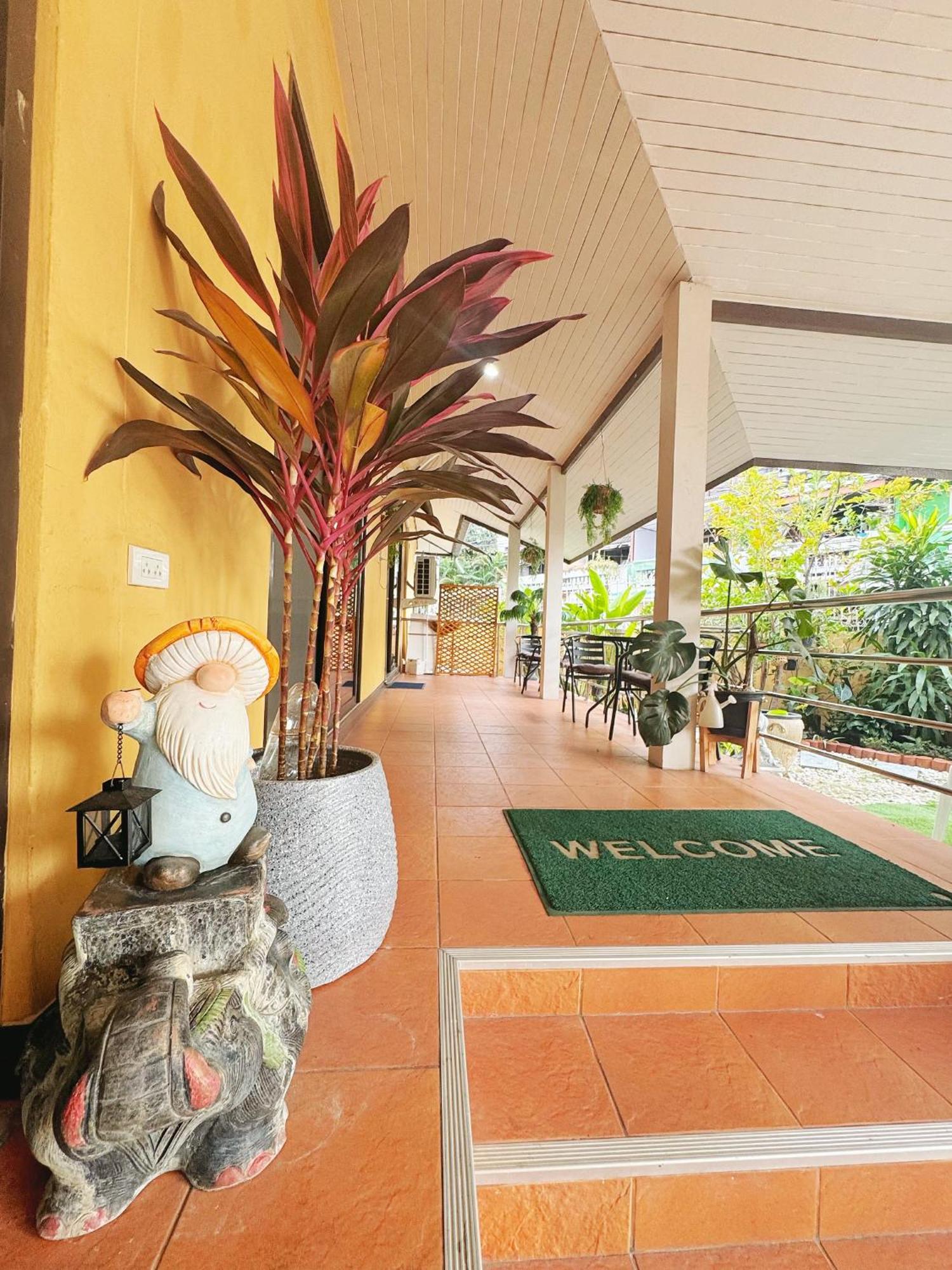 Sun And Moon House Pattaya